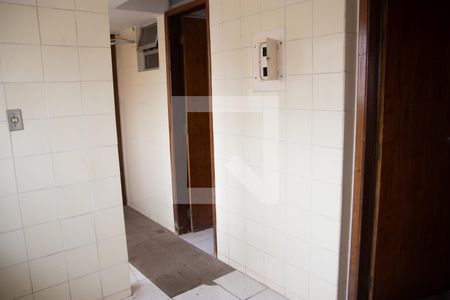 Apartamento para alugar com 250m², 4 quartos e 2 vagas Apartamento para alugar com 250m², 4 quartos e 2 vagasCozinha e Área de Serviço