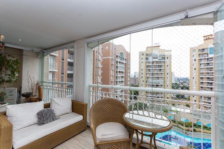 Apartamento para alugar com 165m², 4 quartos e 3 vagas Apartamento para alugar com 165m², 4 quartos e 3 vagasVaranda
