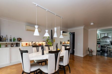 Apartamento para alugar com 165m², 4 quartos e 3 vagas Apartamento para alugar com 165m², 4 quartos e 3 vagasSala