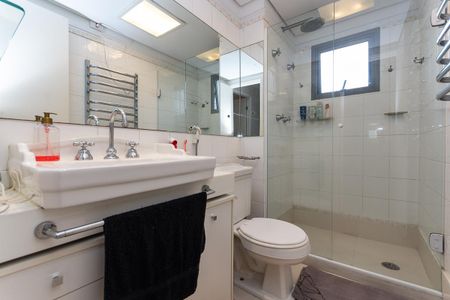 Apartamento para alugar com 165m², 4 quartos e 3 vagas Apartamento para alugar com 165m², 4 quartos e 3 vagasBanheiro do Quarto Suíte