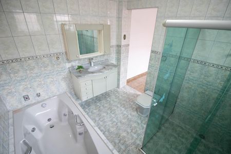 Casa para alugar com 160m², 2 quartos e 2 vagasBANHEIRO DA SUÍTE