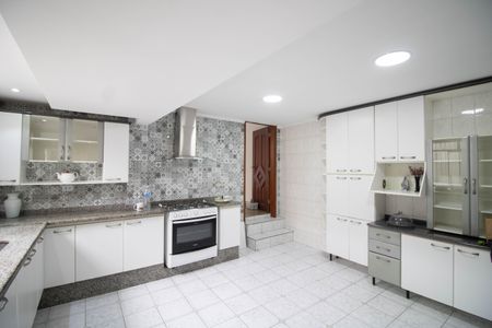 Casa para alugar com 160m², 2 quartos e 2 vagasCOZINHA