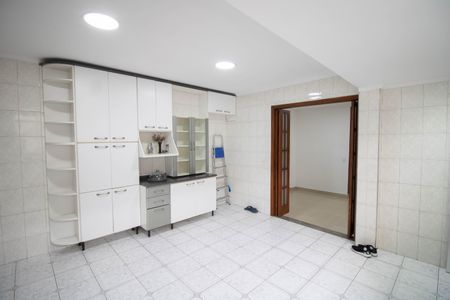 Casa para alugar com 160m², 2 quartos e 2 vagasCOZINHA