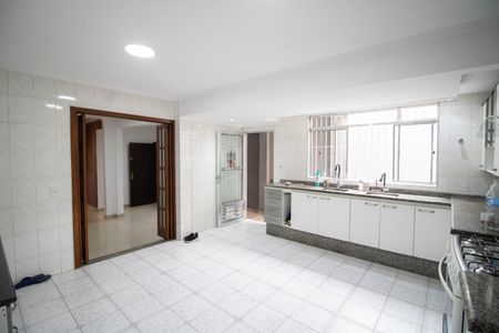 Casa para alugar com 160m², 2 quartos e 2 vagasCOZINHA