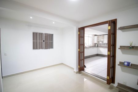 SALA de casa para alugar com 2 quartos, 160m² em Jaguará, São Paulo
