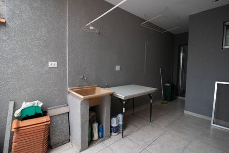 Casa para alugar com 160m², 2 quartos e 2 vagasQUINTAL E ÁREA DE SERVIÇO