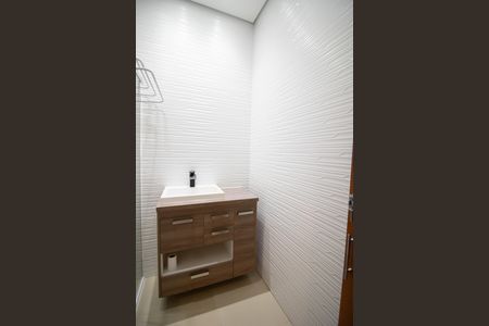 Casa para alugar com 160m², 2 quartos e 2 vagasBANHEIRO