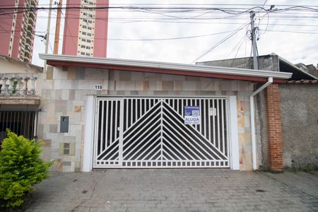 Casa para alugar com 160m², 2 quartos e 2 vagasFACHADA