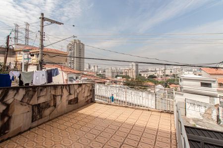 Casa à venda com 250m², 3 quartos e 3 vagas Casa à venda com 250m², 3 quartos e 3 vagasTerraço