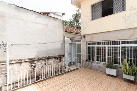 Casa à venda com 250m², 3 quartos e 3 vagas Casa à venda com 250m², 3 quartos e 3 vagasTerraço