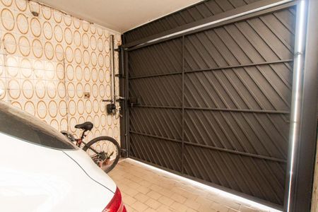 Casa à venda com 250m², 3 quartos e 3 vagas Casa à venda com 250m², 3 quartos e 3 vagasGaragem