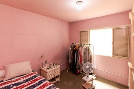 Casa à venda com 250m², 3 quartos e 3 vagas Casa à venda com 250m², 3 quartos e 3 vagasQuarto 2