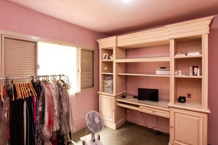 Casa à venda com 250m², 3 quartos e 3 vagas Casa à venda com 250m², 3 quartos e 3 vagasQuarto 2