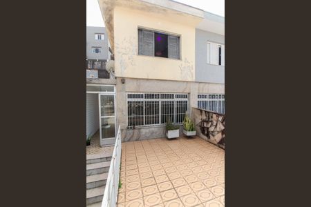 Casa à venda com 250m², 3 quartos e 3 vagas Casa à venda com 250m², 3 quartos e 3 vagasTerraço