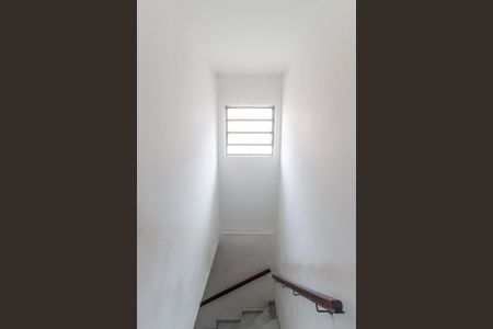 Casa à venda com 250m², 3 quartos e 3 vagas Casa à venda com 250m², 3 quartos e 3 vagasEscada