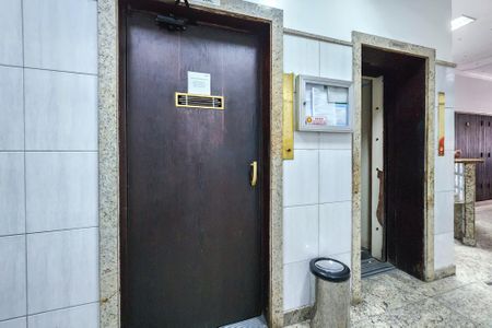 Apartamento à venda com 39m², 1 quarto e sem vaga Apartamento à venda com 39m², 1 quarto e sem vagaElevadores