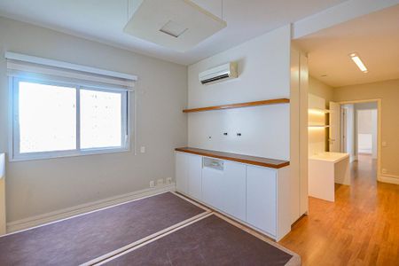 Apartamento para alugar com 190m², 3 quartos e 3 vagas