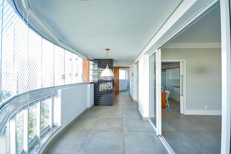 Apartamento para alugar com 190m², 3 quartos e 3 vagas