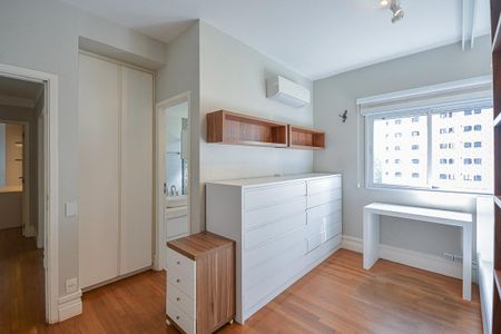 Apartamento para alugar com 190m², 3 quartos e 3 vagas