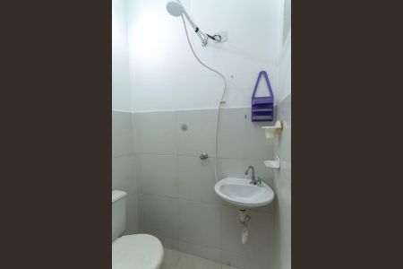 Banheiro Social de kitnet/studio para alugar com 1 quarto, 25m² em Pompeia, São Paulo