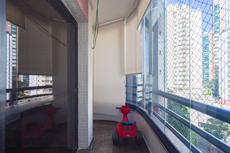 Apartamento à venda com 130m², 3 quartos e 2 vagas Apartamento à venda com 130m², 3 quartos e 2 vagasVaranda