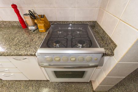 Apartamento à venda com 130m², 3 quartos e 2 vagas Apartamento à venda com 130m², 3 quartos e 2 vagasDetalhe - Cozinha