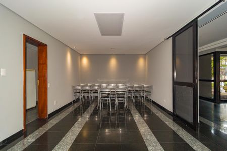 Apartamento à venda com 130m², 3 quartos e 2 vagas Apartamento à venda com 130m², 3 quartos e 2 vagasSalão de Festas