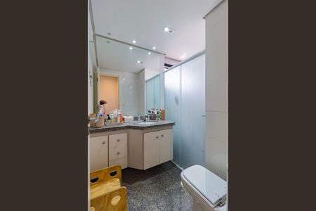 Apartamento à venda com 130m², 3 quartos e 2 vagas Apartamento à venda com 130m², 3 quartos e 2 vagasBanheiro - Social