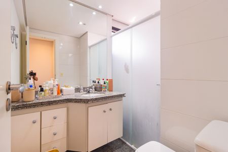 Apartamento à venda com 130m², 3 quartos e 2 vagas Apartamento à venda com 130m², 3 quartos e 2 vagasBanheiro - Social
