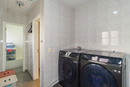 Apartamento à venda com 130m², 3 quartos e 2 vagas Apartamento à venda com 130m², 3 quartos e 2 vagasÁrea de Serviço