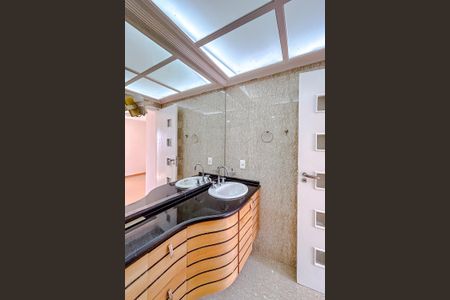 Apartamento à venda com 100m², 3 quartos e 1 vagaBanheiro da Suíte