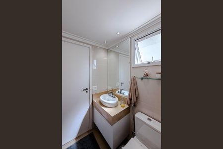 Apartamento à venda com 128m², 3 quartos e 2 vagas Apartamento à venda com 128m², 3 quartos e 2 vagasBanheiro da Suíte 1