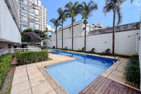 Apartamento à venda com 128m², 3 quartos e 2 vagas Apartamento à venda com 128m², 3 quartos e 2 vagasÁrea comum - Piscina