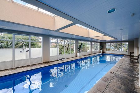 Apartamento à venda com 128m², 3 quartos e 2 vagas Apartamento à venda com 128m², 3 quartos e 2 vagasÁrea comum - Piscina