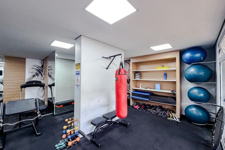 Apartamento à venda com 128m², 3 quartos e 2 vagas Apartamento à venda com 128m², 3 quartos e 2 vagasÁrea comum - Academia