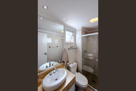 Apartamento à venda com 128m², 3 quartos e 2 vagas Apartamento à venda com 128m², 3 quartos e 2 vagasBanheiro da Suíte 1