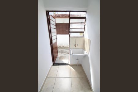 Casa para alugar com 60m², 1 quarto e sem vagaÁrea de Serviço