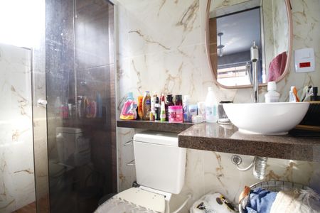 Casa à venda com 320m², 2 quartos e 3 vagasBanheiro da Suíte 1