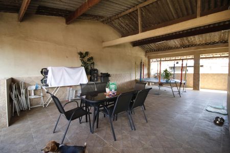 Casa à venda com 320m², 2 quartos e 3 vagasTerraço