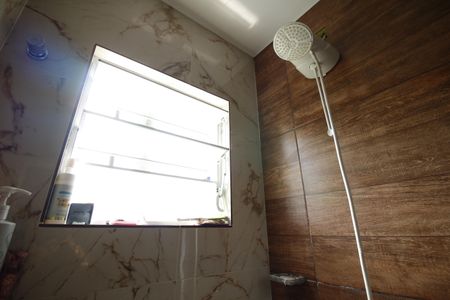 Casa à venda com 320m², 2 quartos e 3 vagasBanheiro da Suíte 1