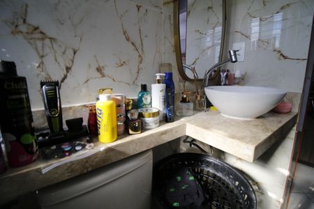 Casa à venda com 320m², 2 quartos e 3 vagasBanheiro 