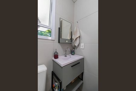 Banheiro de apartamento à venda com 2 quartos, 55m² em Colônia (zona Leste), São Paulo