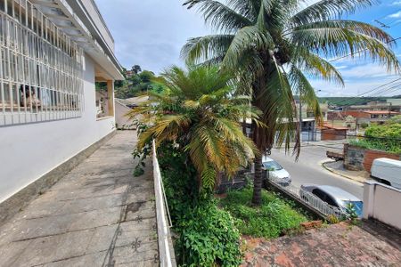 Casa à venda com 300m², 3 quartos e 1 vagaQuintal