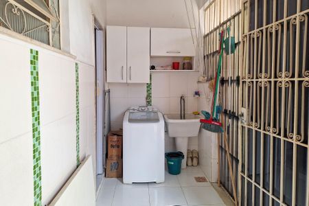 Casa à venda com 300m², 3 quartos e 1 vagaÁrea de Serviço