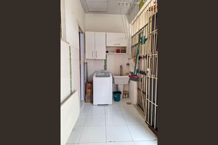 Casa à venda com 300m², 3 quartos e 1 vagaÁrea de Serviço