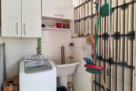 Casa à venda com 300m², 3 quartos e 1 vagaÁrea de Serviço