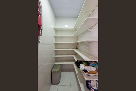 Casa à venda com 300m², 3 quartos e 1 vagaQuarto de Serviço