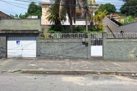 Casa à venda com 300m², 3 quartos e 1 vagaFachada