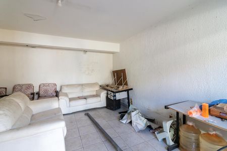 Casa para alugar com 133m², 8 quartos e 1 vagaSalão