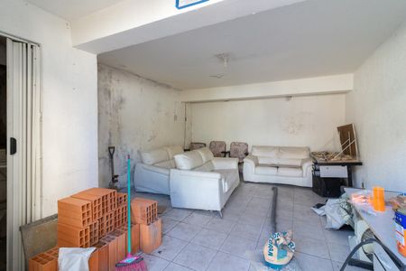 Casa para alugar com 133m², 8 quartos e 1 vagaSalão